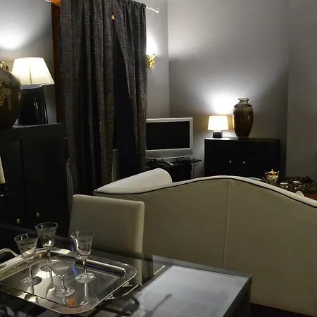 Apartment Glam House *